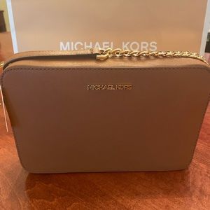 Michael Kors NWT and Card Jet Set Large Saffiano Leather Crossbody Bag in Acorn